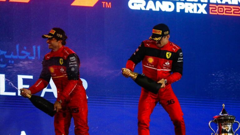 Карлос Сайнс коментує ситуацію між Леклером та Гамільтоном у Ferrari