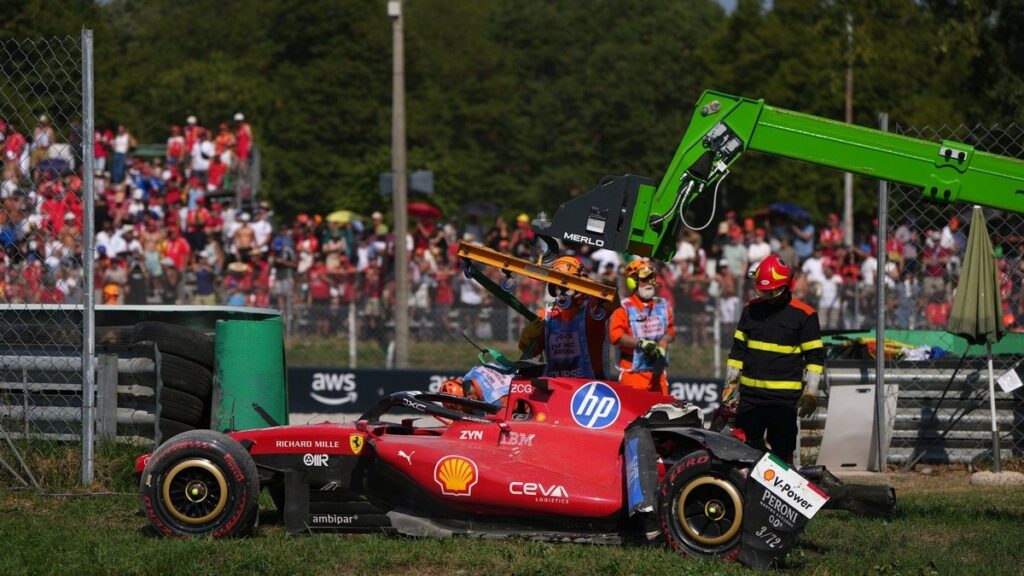 Шарль Леклер на боліді Ferrari під час гонки