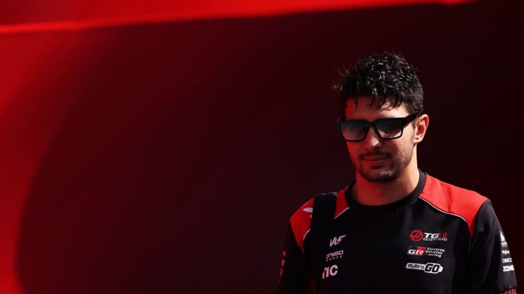 Естебан Окон у боліді Haas
