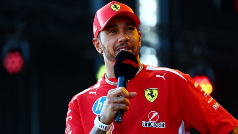 Льюїс Гамільтон на боліді Ferrari після зіткнення в Мадриді