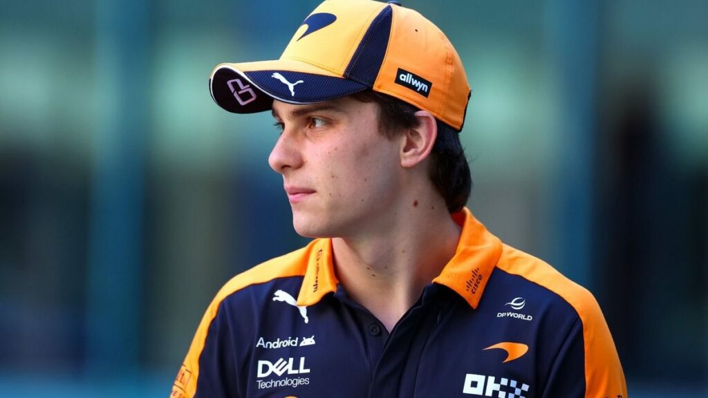 Оскар Піастрі на боліді McLaren під час кваліфікації