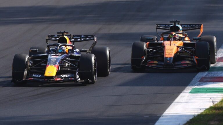Оскар Піасті на боліді McLaren у Формулі-1