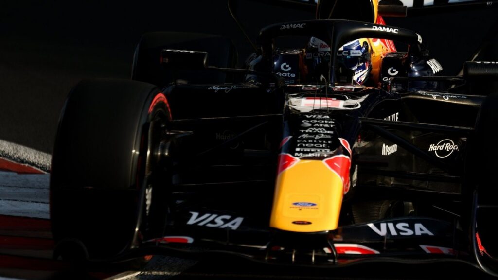 Макс Ферстаппен на боліді Red Bull під час практики в Мексиці