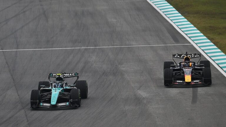 Макс Ферстаппен на боліді Red Bull після перемоги