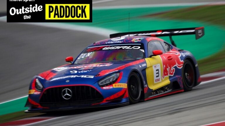 Порівняння автомобілів GT3 Макса Ферстаппена та Валентіно Россі